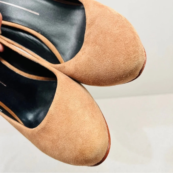 DV Dolce Vita Rosetta Pump Heels Shoes Taupe Tan Genuine Leather Suede Sz 8.5 - Picture 16 of 16